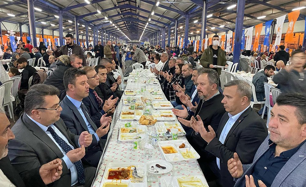 Ak Parti İftar Programı Düzenledi - 1