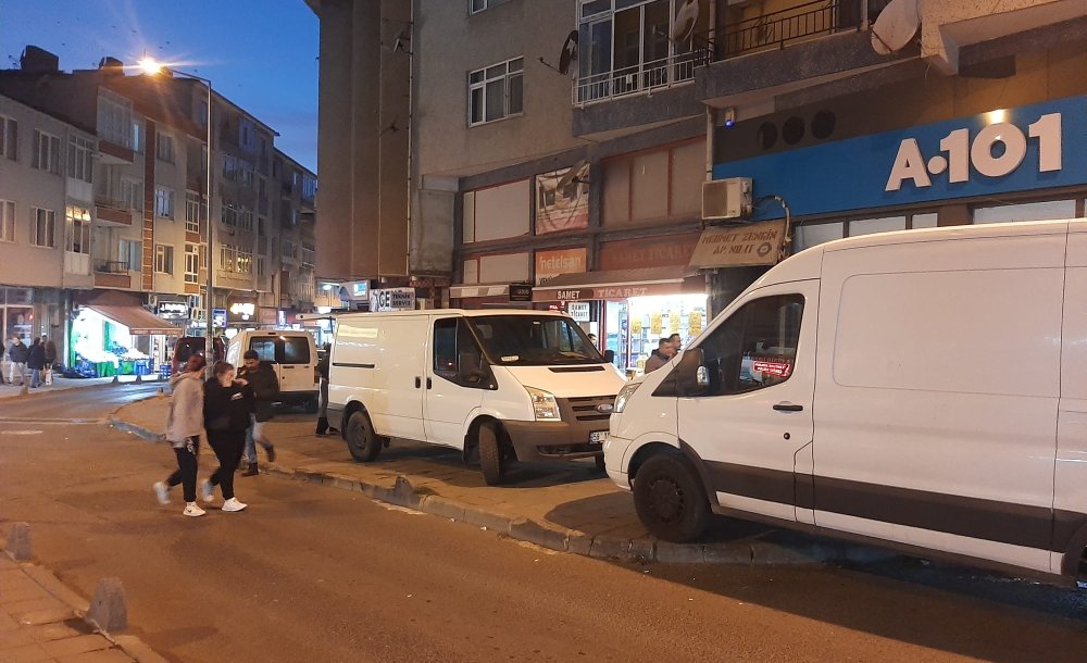 Vatandaş Yolda, Arabalar Kaldırımda! - 1