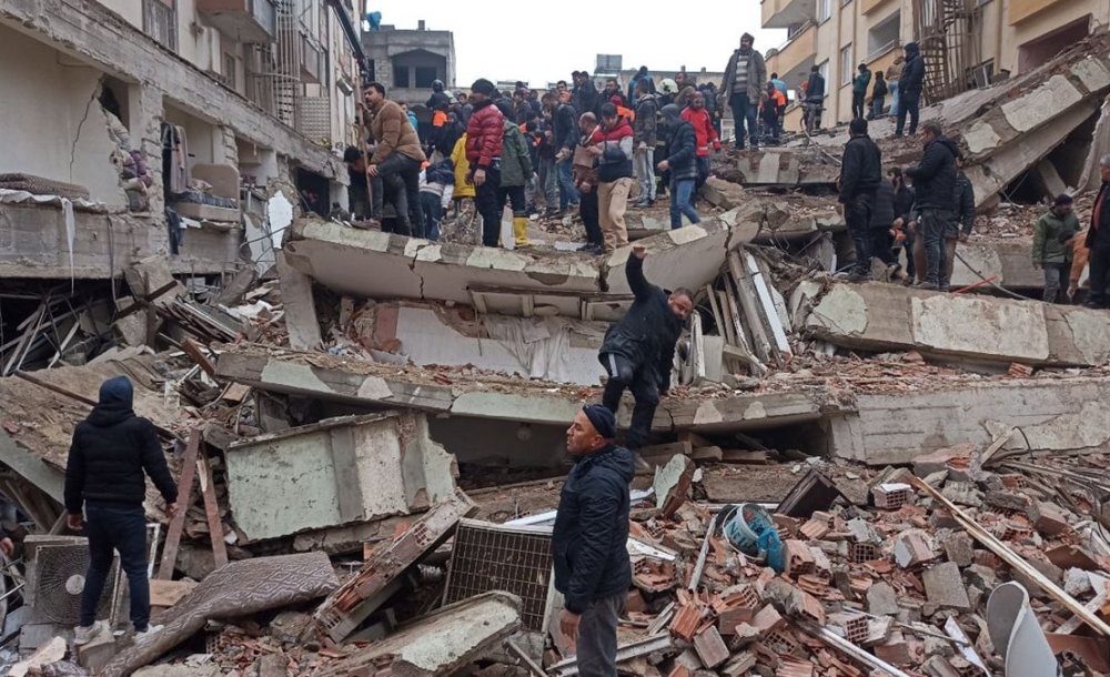 Deprem Türkiye'yi Yasa Boğdu! - 1