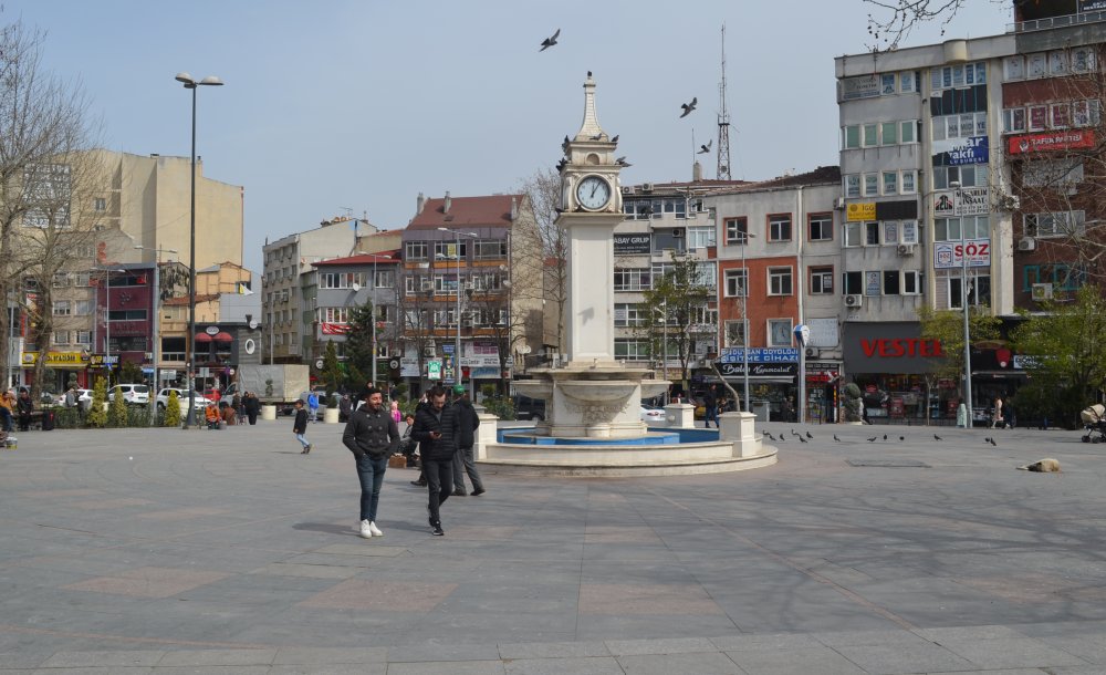 Havuz Çalışmadığı Zaman Güvercinler Meydandan Uzaklaşıyor - 3
