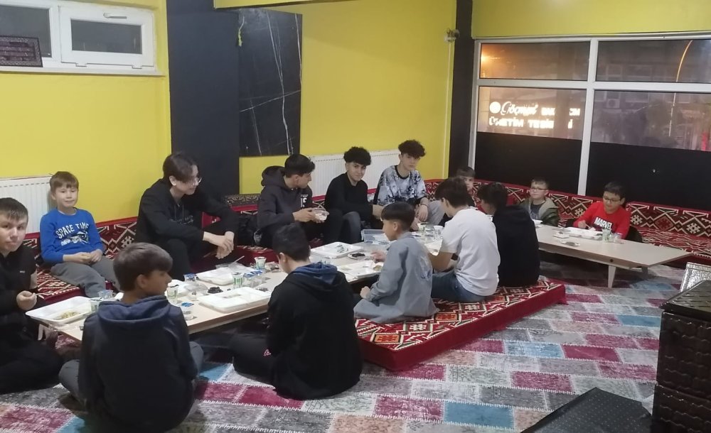 Karadağ Mahallesi Gençleri İftarda Buluştu - 3