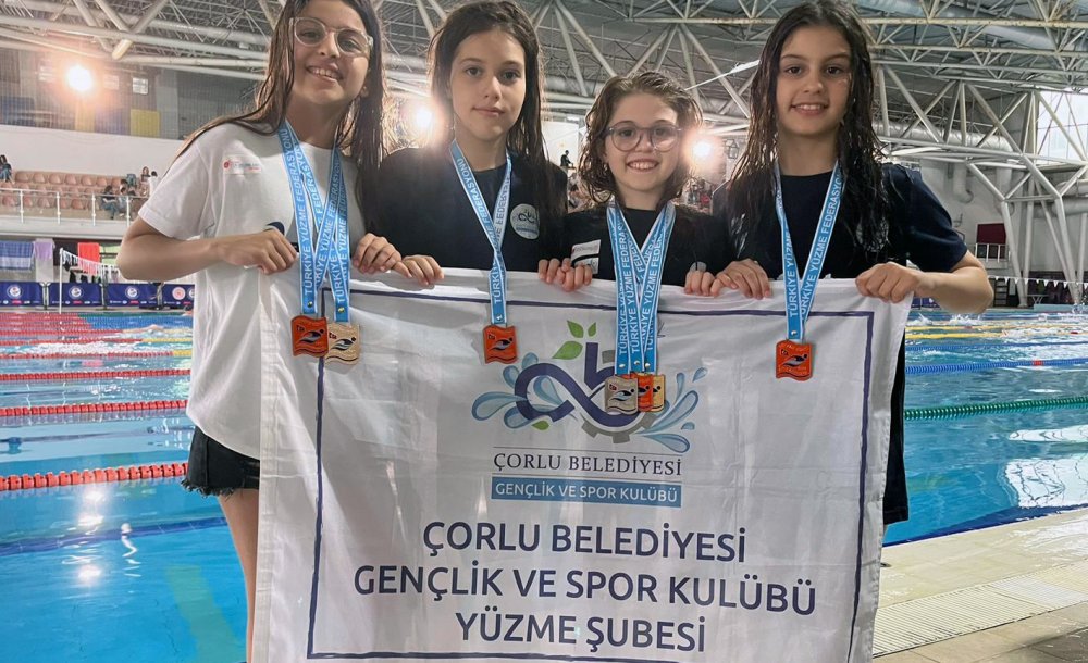 Çbsk Yüzücüleri Turnuvadan Başarıyla Döndü - 2