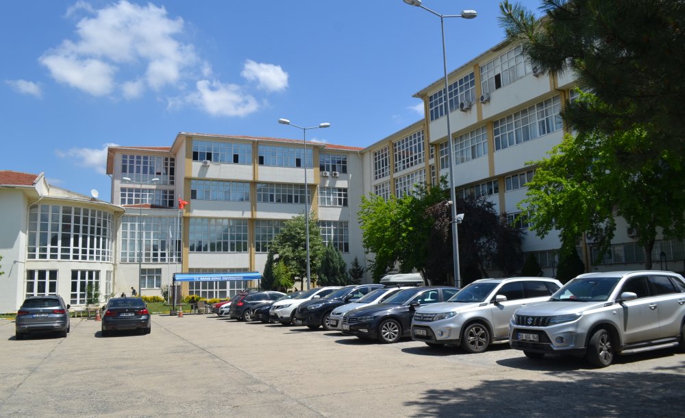 Fakültenin Taşınmasıyla İlgili Tartışmalar Sürüyor - 1