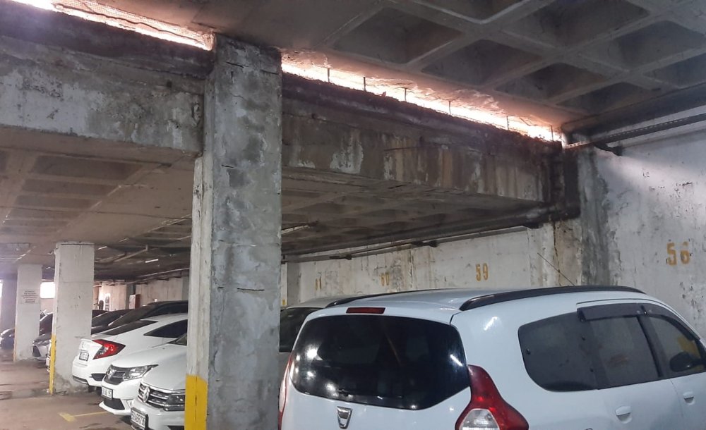 Büyükşehirin Otoparkı Dökülüyor - 1