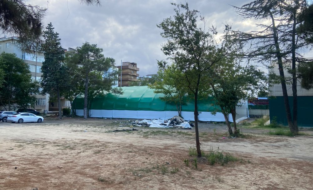 Tenis Kortu Yenilendi
