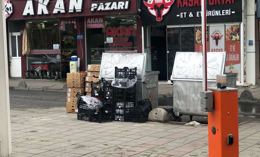 Ambalaj Malzemeleri Gelişigüzel Atılıyor