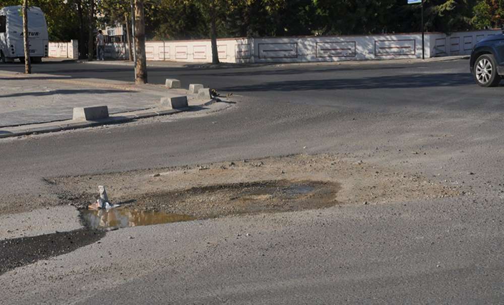Aynı Yerden Su Defalarca Patladı