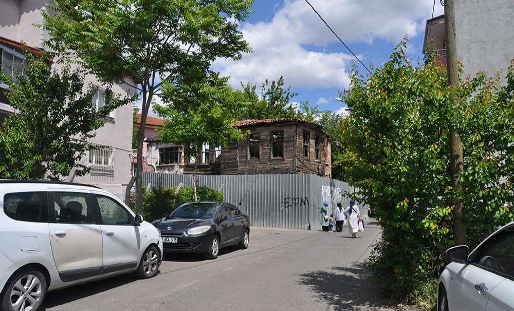 Balkan Evi Günden Güne Çöküyor!