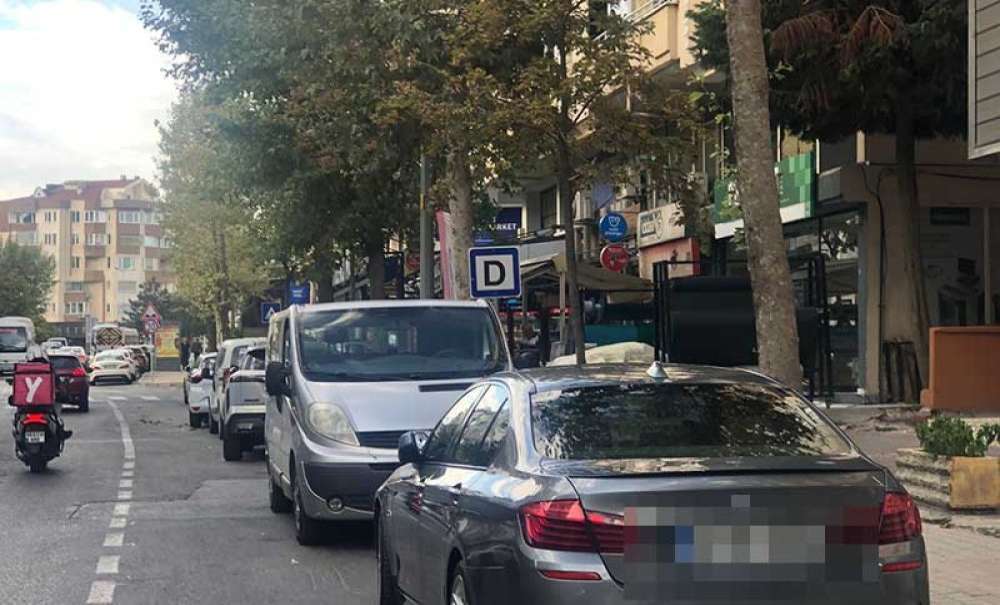 Çetin Emeç Bulvarı'nda Duraklar ‘Allah'a Emanet'