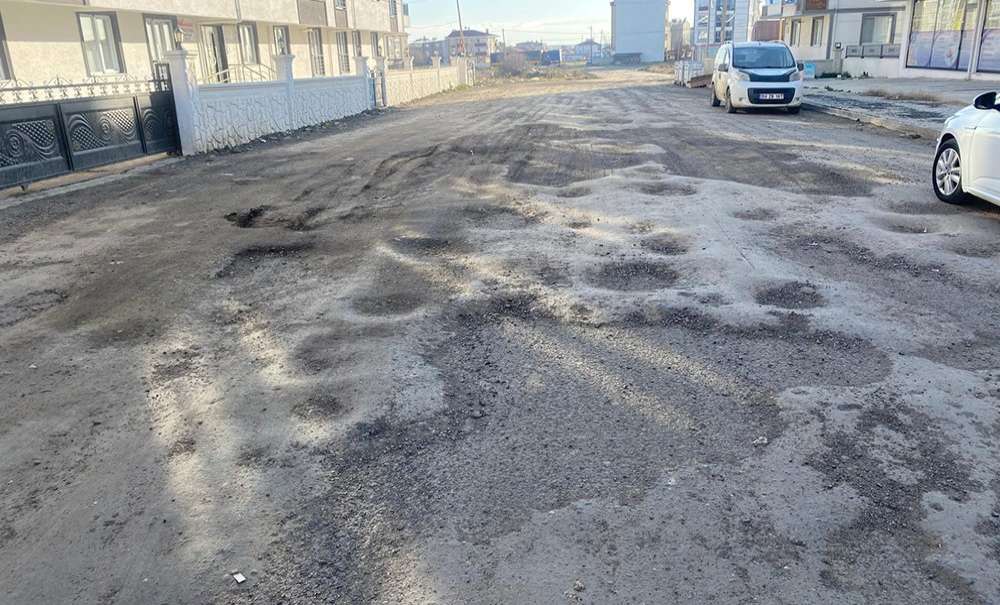 Çorlu Halkı, Bu Yolları Hak Etmiyor!