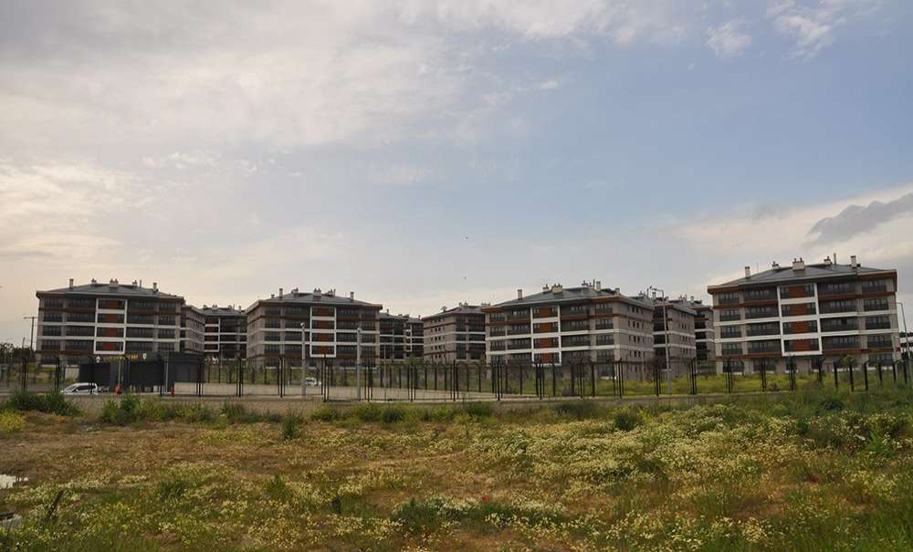 Gazi Lojmanları Ev Sahiplerini Bekliyor