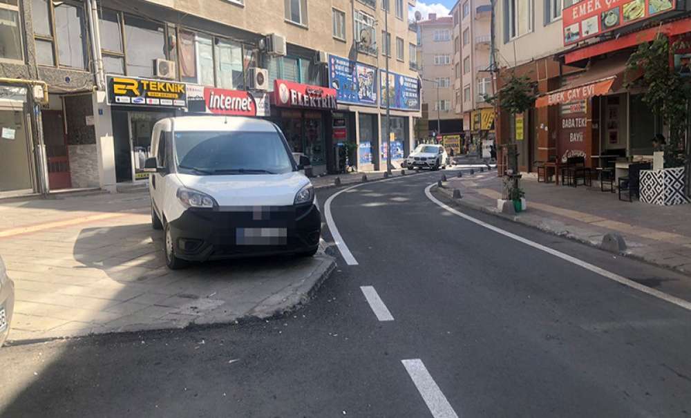 Kaldırımlar İşgal Altında!