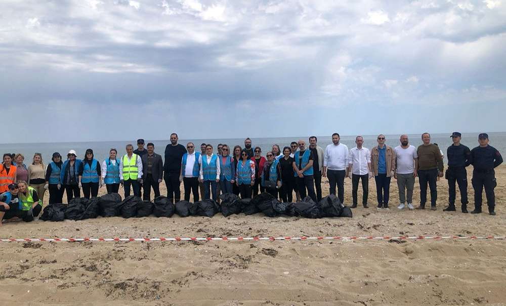 Karadeniz'de Çöpler Toplandı, Sahil Temizlendi