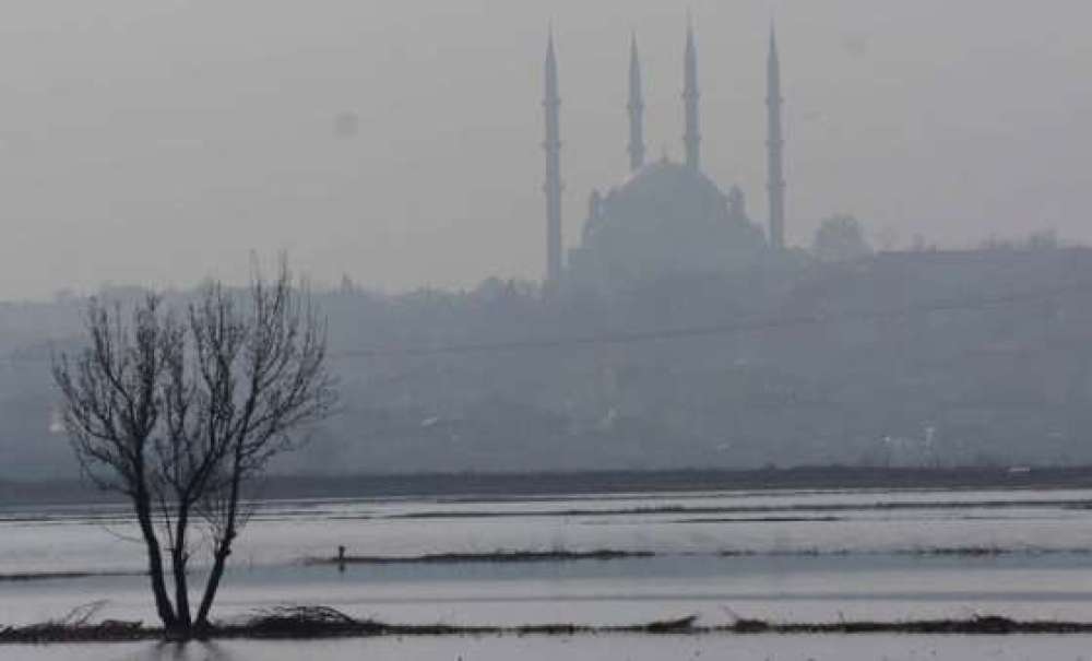 Sel Gitti, Kumu Kaldı