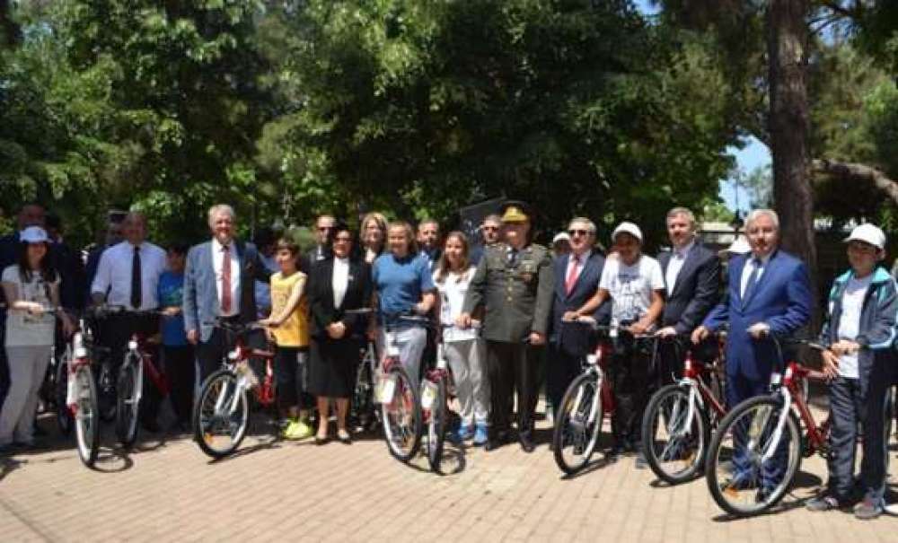 Kırklareli'nde Öğrencilere 250 Bisiklet Dağıtıldı
