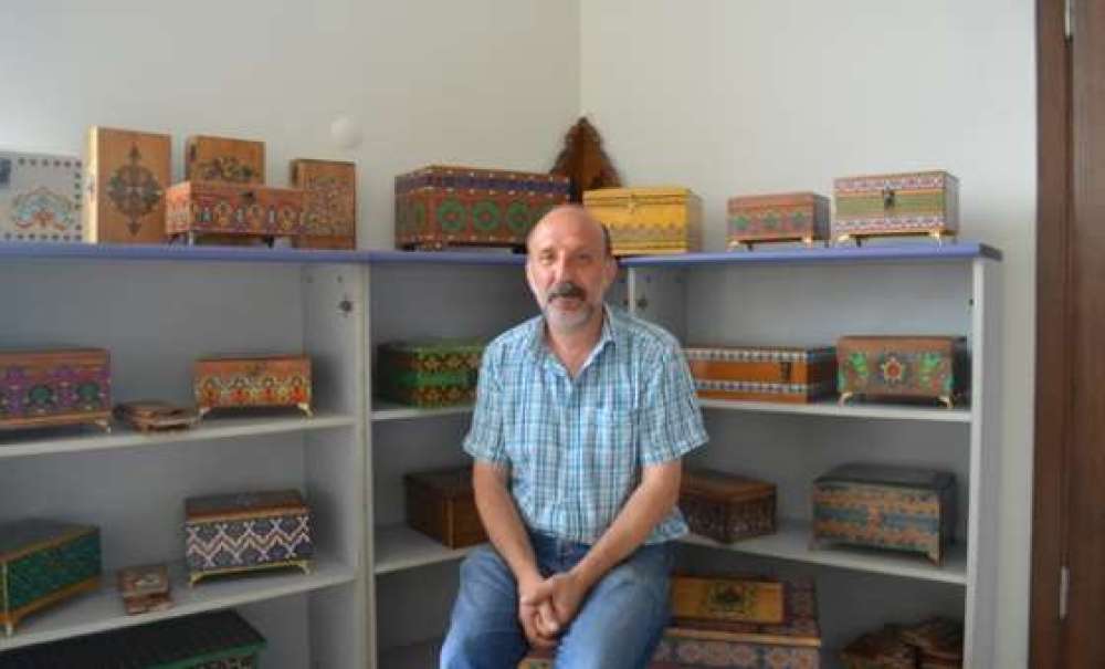 İsteyene Edirnekari'yi Öğretiyor