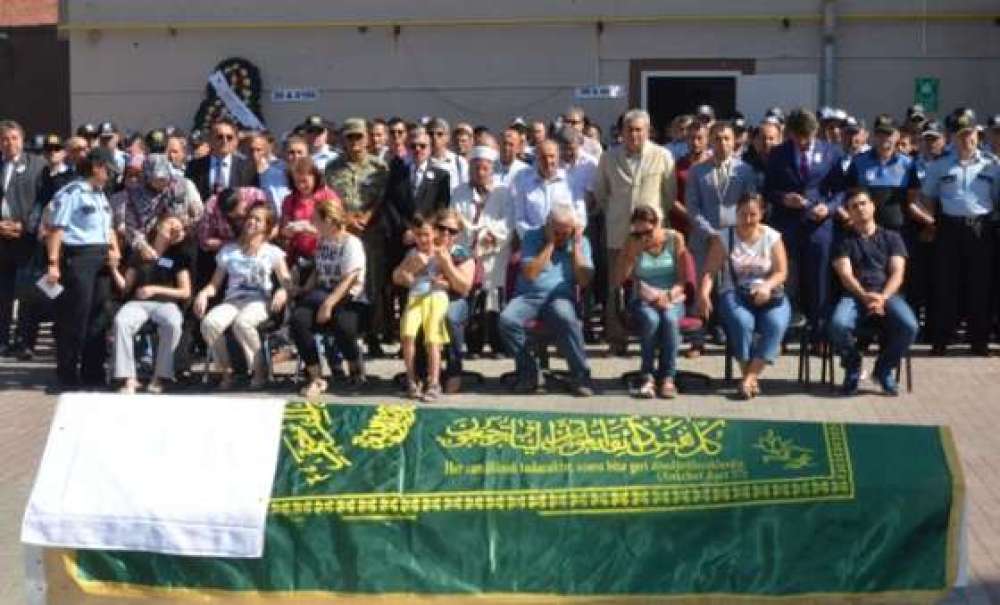 İntihar Eden Polis Memuru Için Tören Düzenlendi