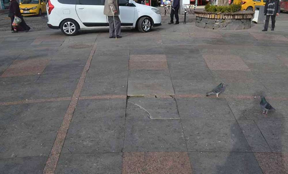 Kırık Taşlar Ne Zaman Değiştirilecek?