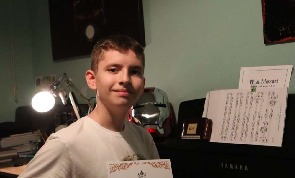 Çorlulu Piyanist Terekli, Altın Madalya Kazandı