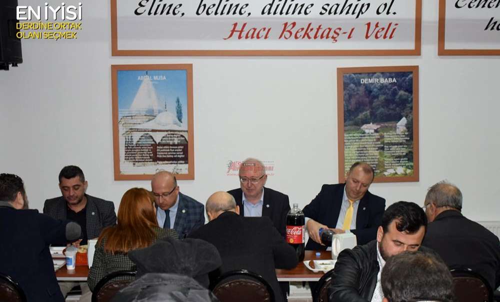 Akın Yılmaz Cem Evi'ndeki Etkinliğe Katıldı