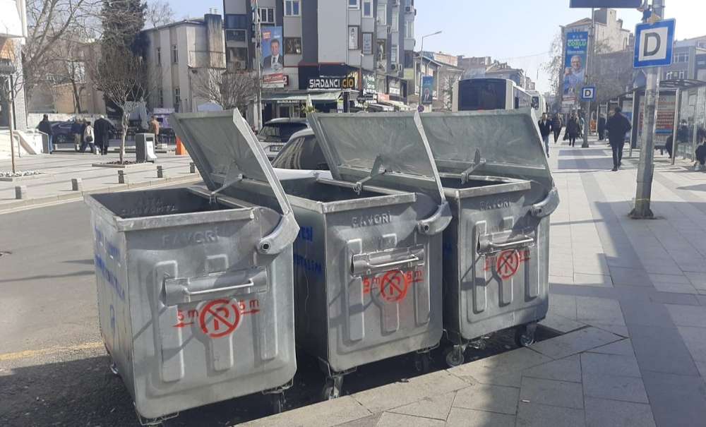 Çöp Kutuları Belli Aralıklarla Yenileniyor