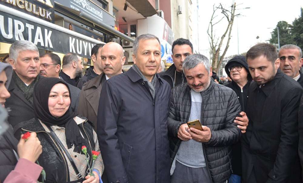 Bakan Yerlikaya Çorlu Esnafını Ziyaret Etti