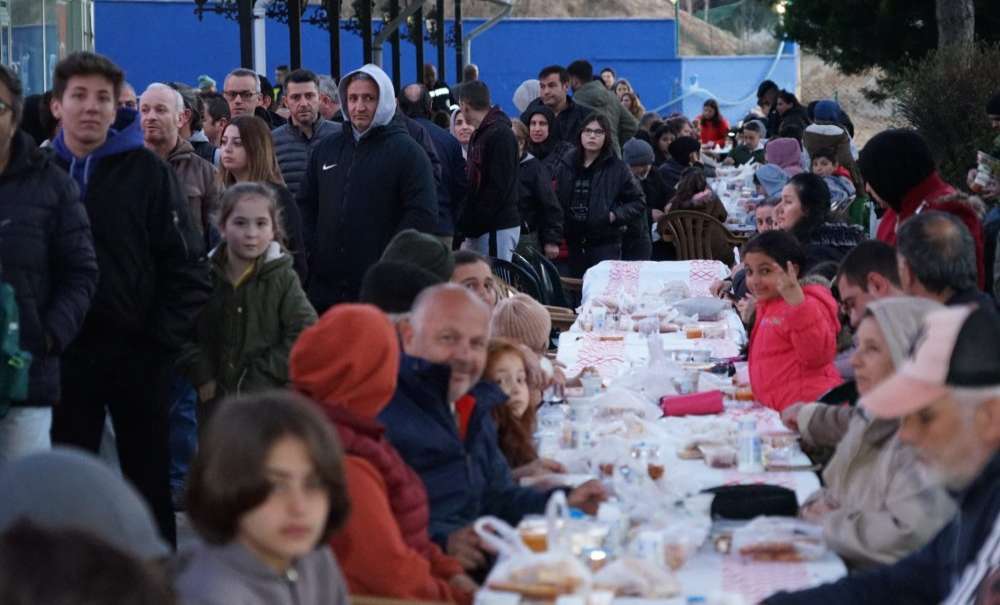 Velimeşe'de Sevgi Sofrasına Yoğun İlgi