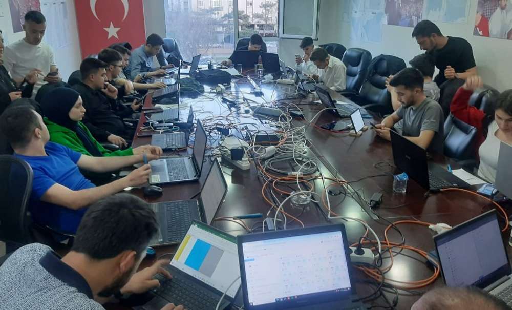 Ak Parti Sandık Verilerini Anlık Girdi