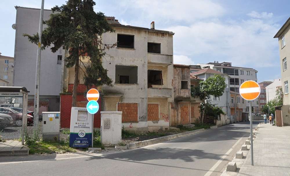 Metruk Bina Yine Tehlike Saçıyor!