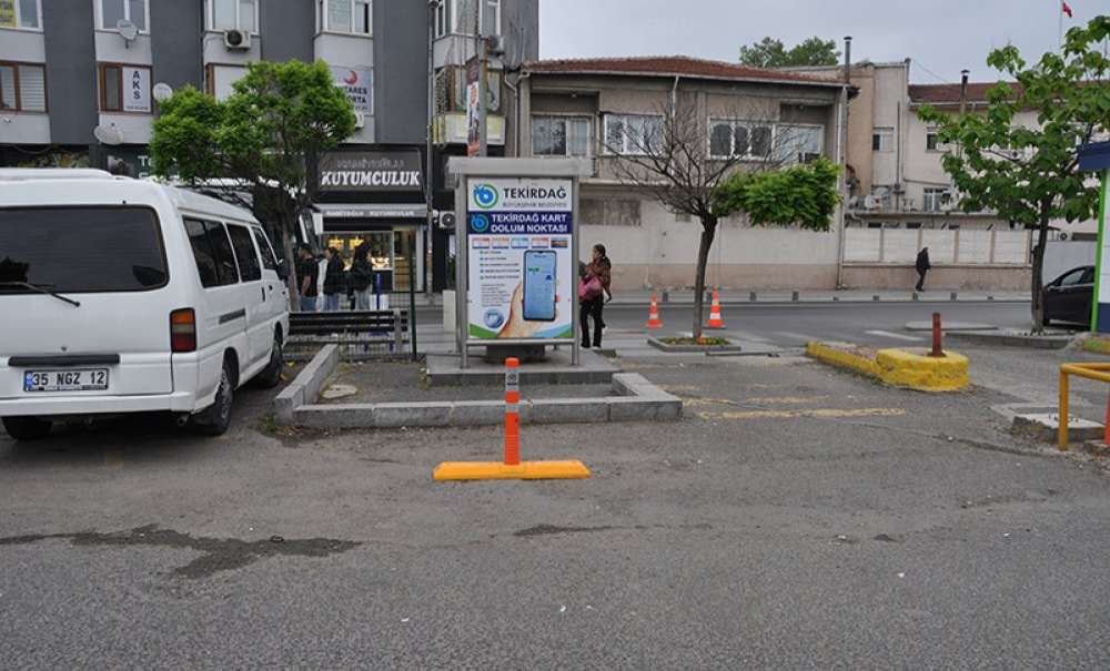 Araç Park Etmesin Diye Duba Konuldu