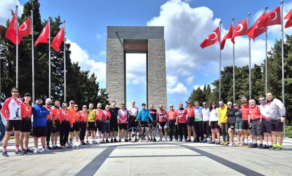 Çorlu'dan Çanakkale Şehitliğine Pedal Çevirdiler