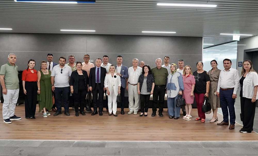Çorlulu Muhtarlar Büyükşehir'de Ziyaretlerde Bulundu