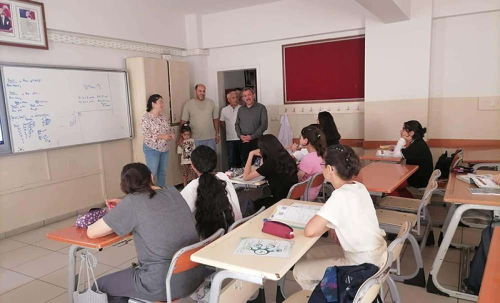 Hüseyin Erdoğan Yaz Kurslarını Ziyaret Etti