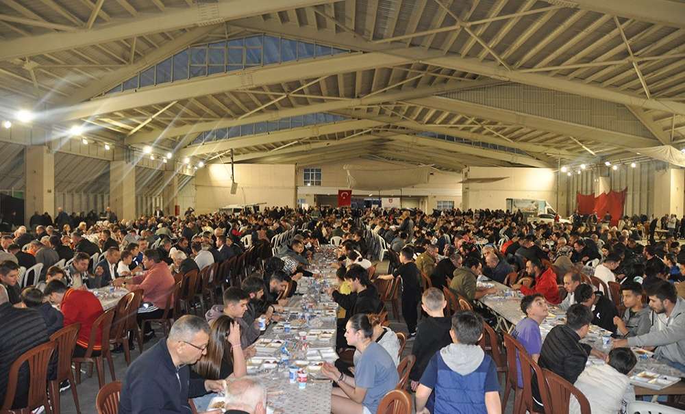 Şoförler Odasından 1700 Kişilik İftar